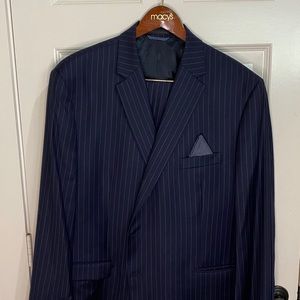 Gents Suit hardy worn